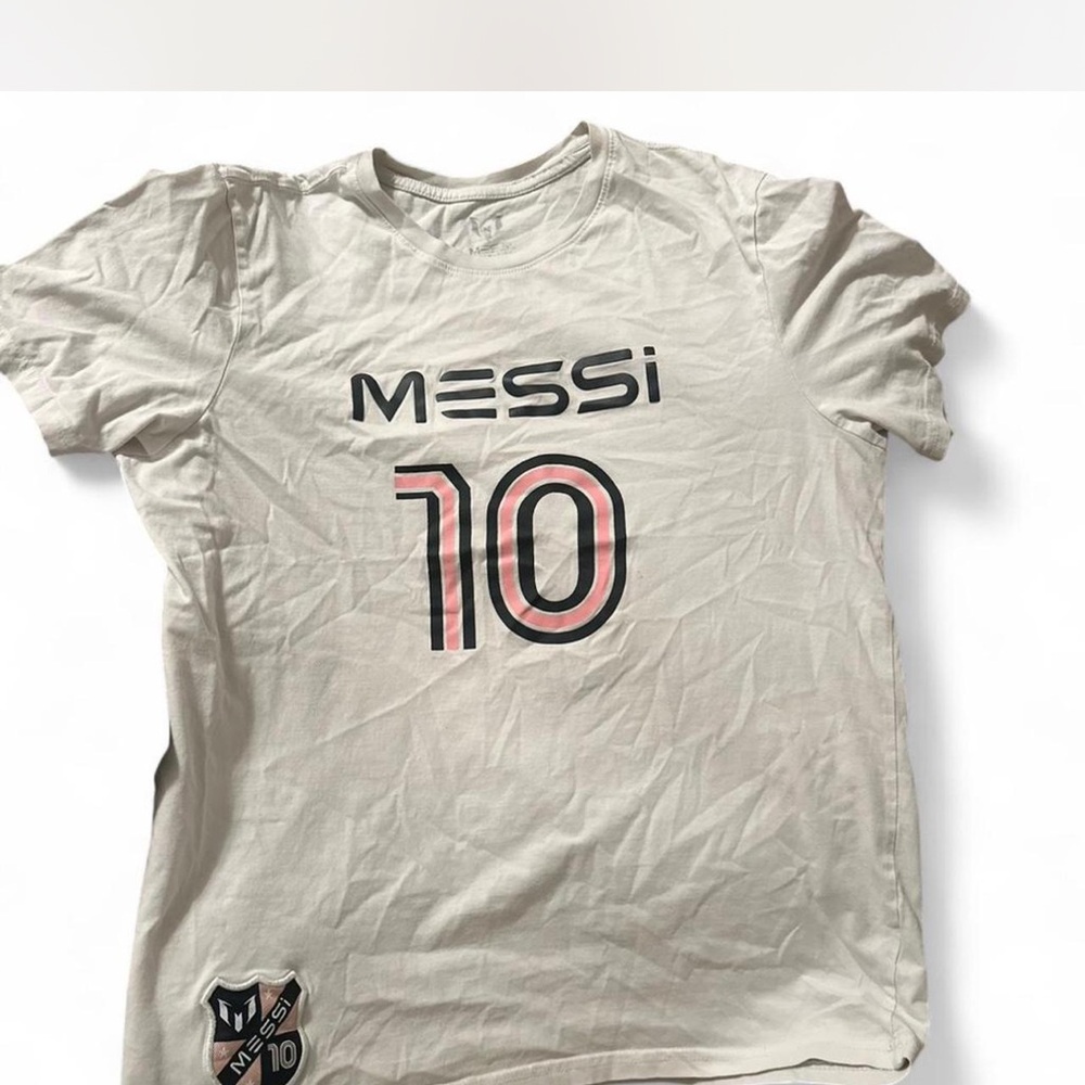 Men’s size medium pants Cream Messi Graphic T-Shirt